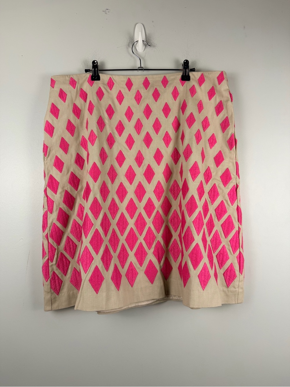 Boden Pencil Skirt With Diamond Shape Design pink tan Size 14 long - Picture 2 of 7